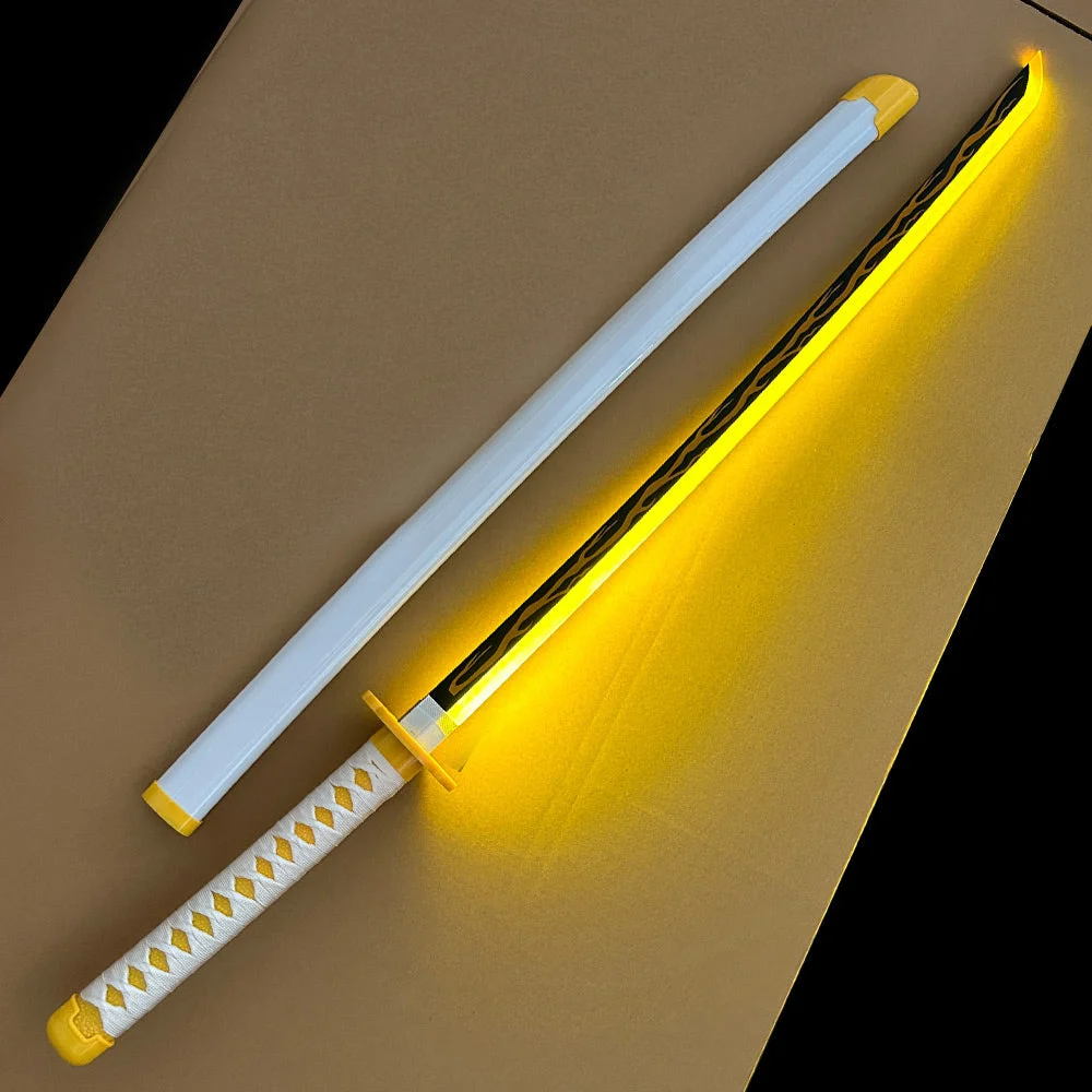 Lame du katana de Zenitsu illuminée par sa LED jaune